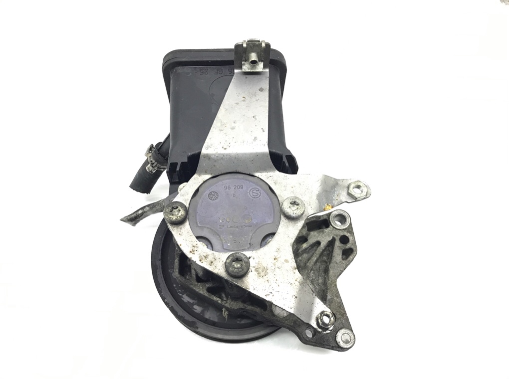 Насос гидроусилителя руля бу для BMW 5 E60/E61 2.5 TD, 2006 г. Насос гидроусилителя руля бу для BMW 5 E60/E61 2.5 TD, 2006 г.