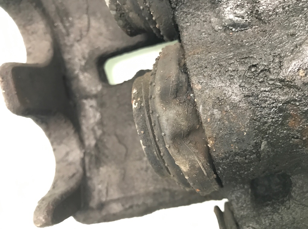 Суппорт передний левый бу для Nissan NV400 2.3 DCI, 2015 г. Суппорт передний левый бу для Nissan NV400 2.3 DCI, 2015 г.