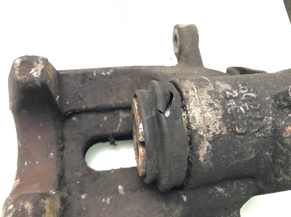 Суппорт задний левый бу для Peugeot 3008 1 2.0 HDi,  2009 г.