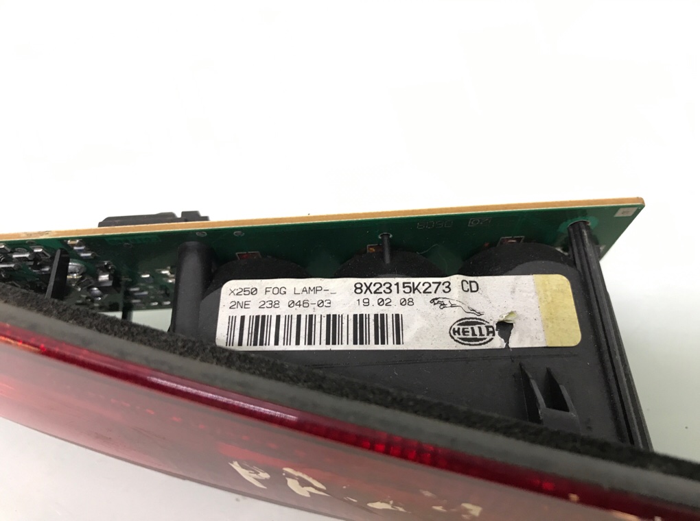 Фонарь крышки багажника левый бу для Jaguar XF  2.7 TD,  2008 г.