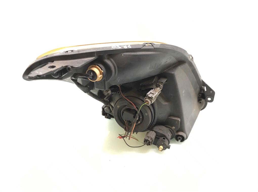 Фара левая бу для Suzuki Swift 3 1.3 i,  2006 г.