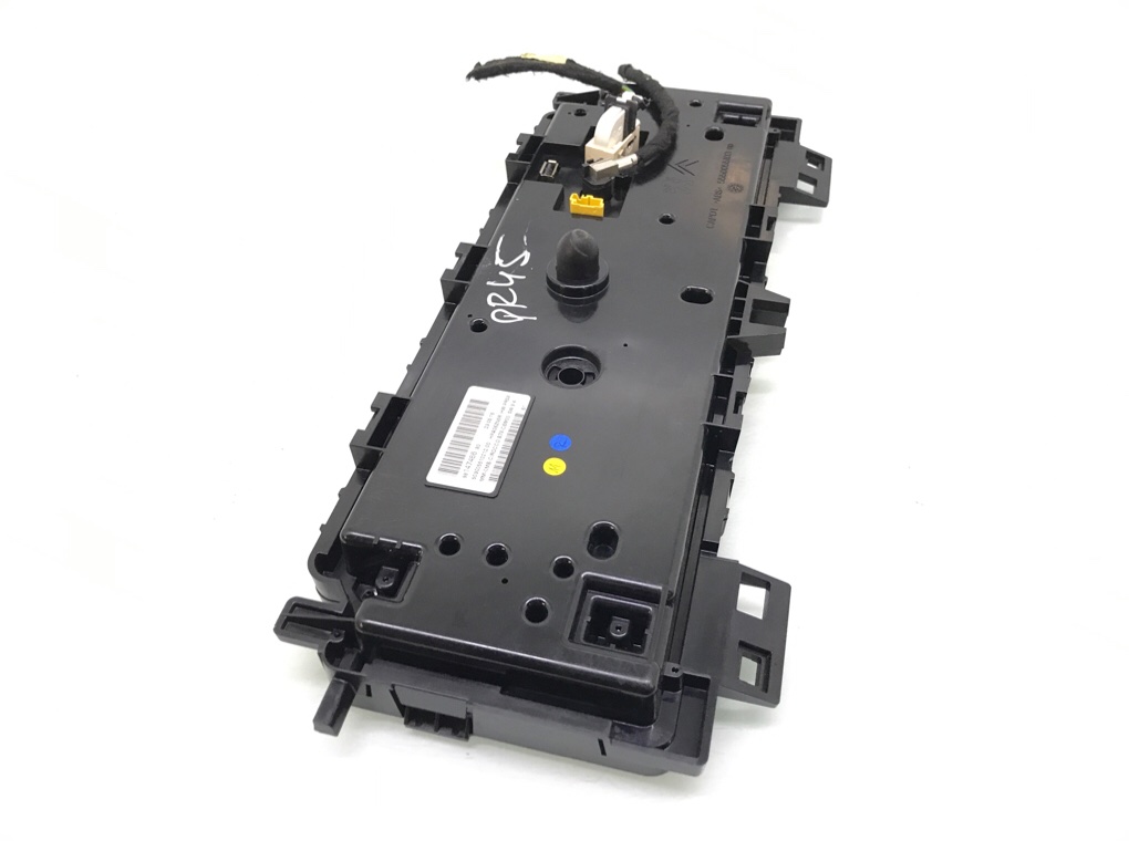 Щиток приборов (приборная панель) бу для Citroen C4 Grand Picasso 2 1.6 HDi, 2015 г. Щиток приборов (приборная панель) бу для Citroen C4 Grand Picasso 2 1.6 HDi, 2015 г.