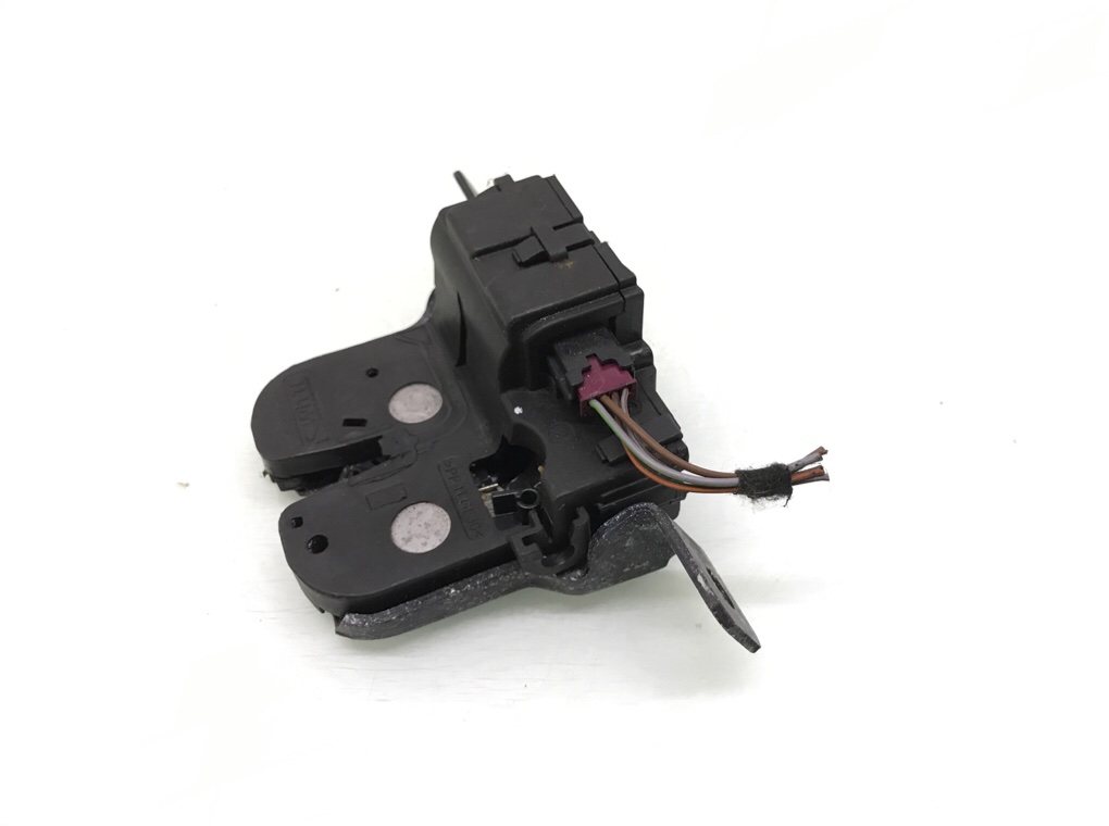 Замок багажника бу для BMW 1 F20/F21 2.0 TD,  2012 г.