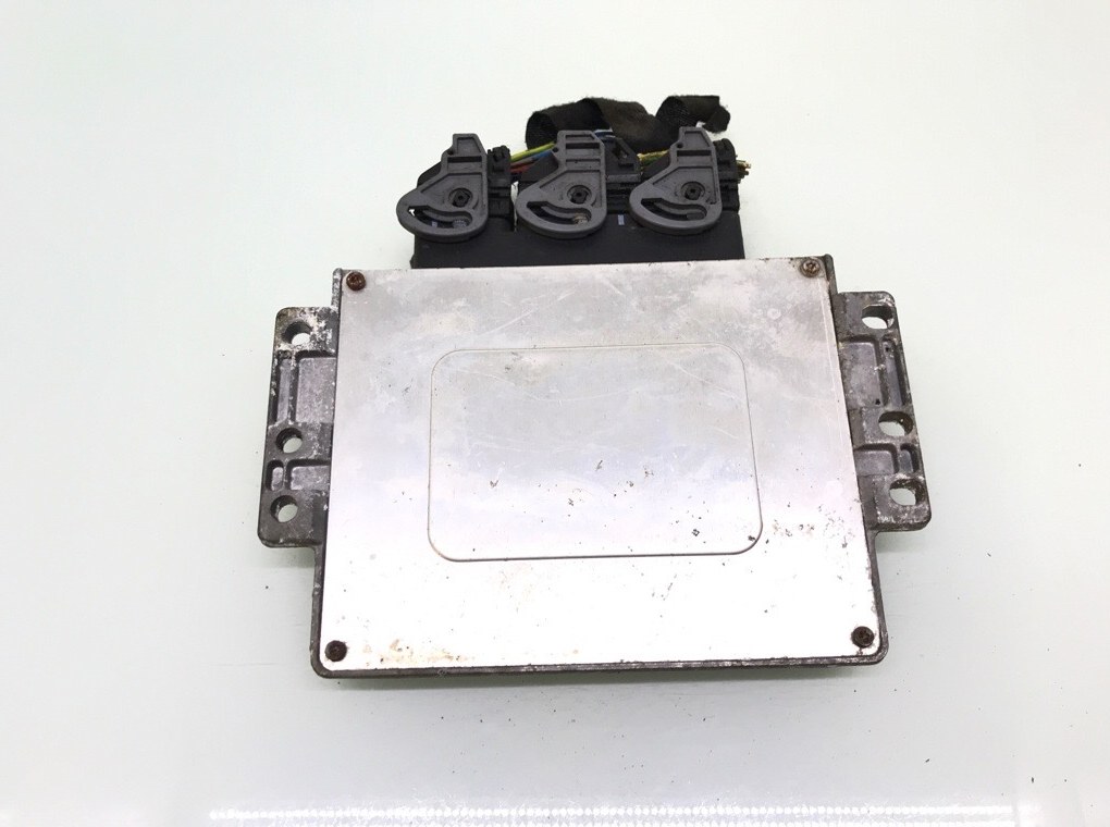 Блок управления двигателем бу для Peugeot 206 1 1.4 i, 2004 г. Блок управления двигателем бу для Peugeot 206 1 1.4 i, 2004 г.
