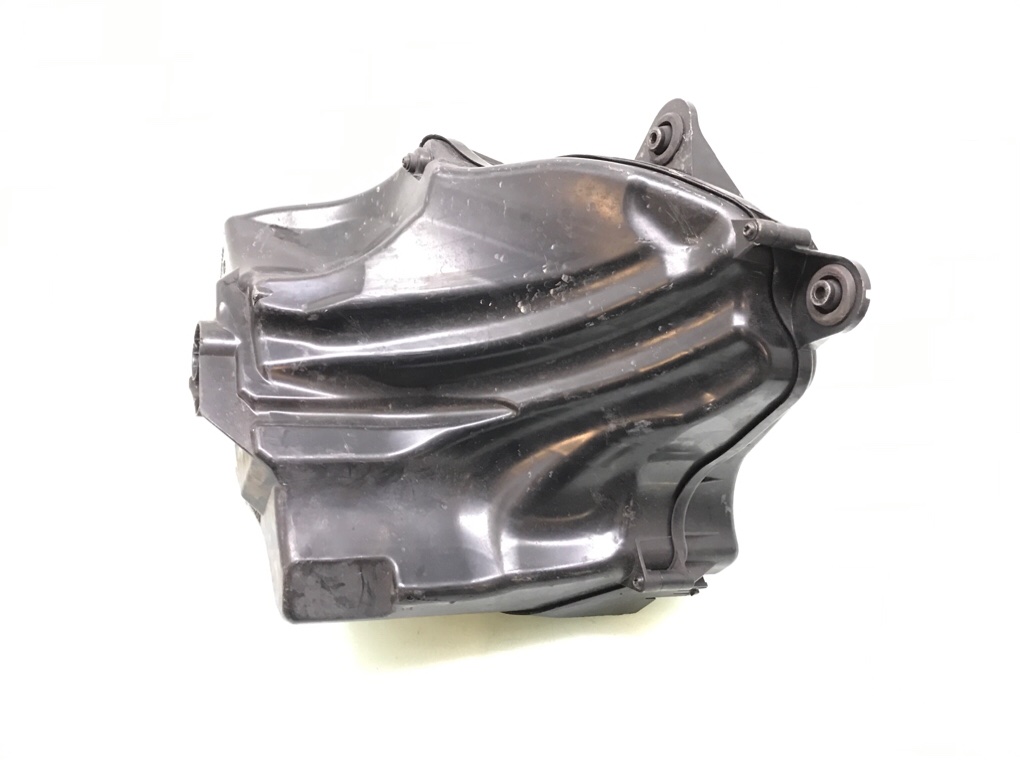 Корпус воздушного фильтра бу для BMW 1 E87/E81/E82/E88 1.6i,  2008 г.