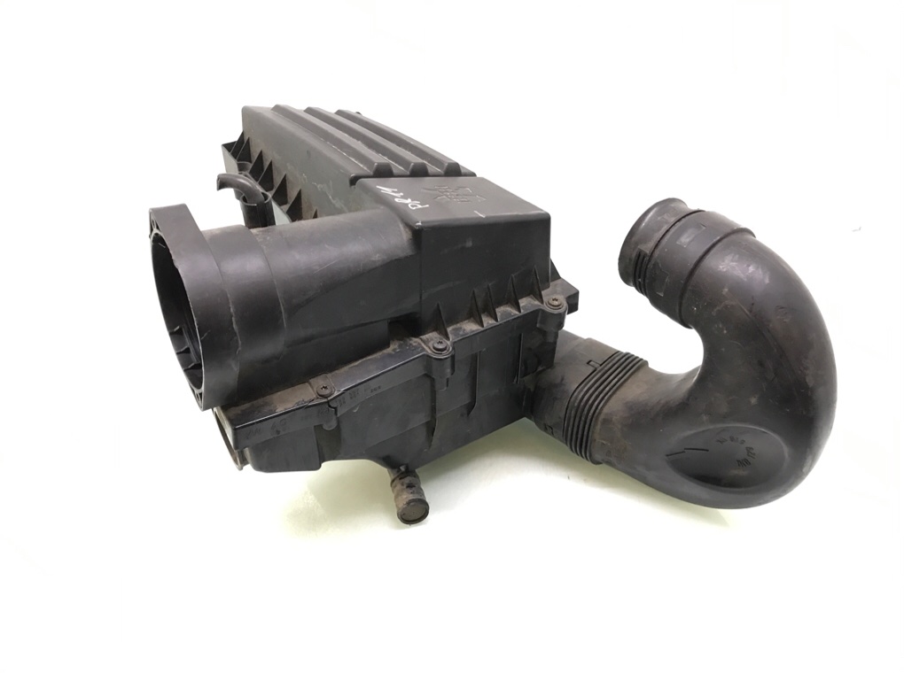 Корпус воздушного фильтра бу для Volkswagen Jetta 5 2.0 TDi, 2009 г. Корпус воздушного фильтра бу для Volkswagen Jetta 5 2.0 TDi, 2009 г.