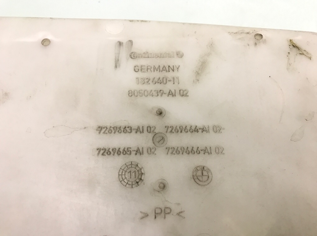 Бачок омывателя бу для BMW 5 F10/F11/GT F07 2.0 D,  2011 г.