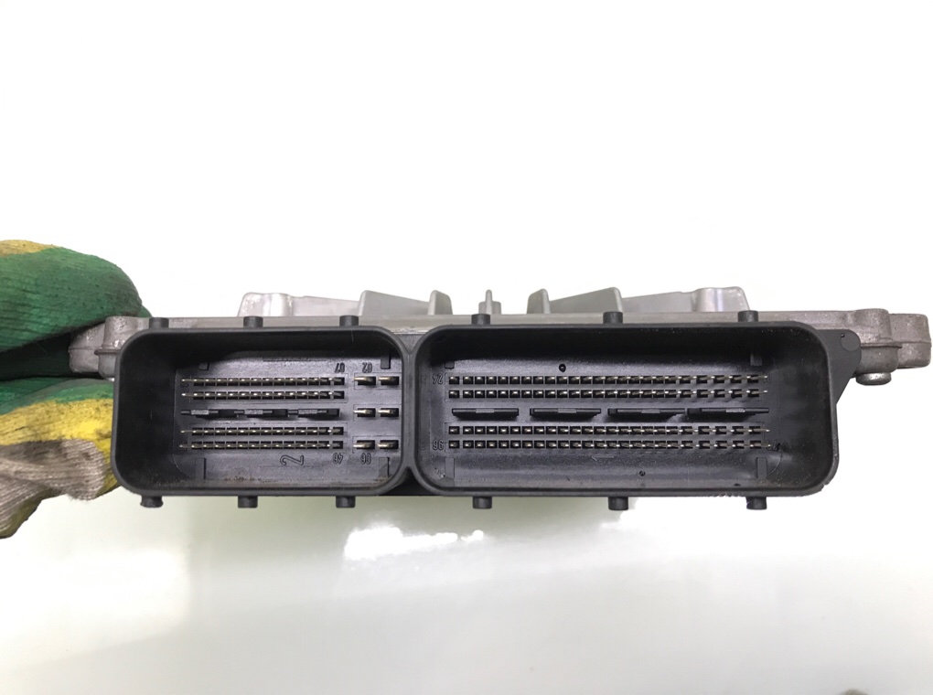 Блок управления двигателем бу для Volvo S60  2.4 TD,  2006 г.