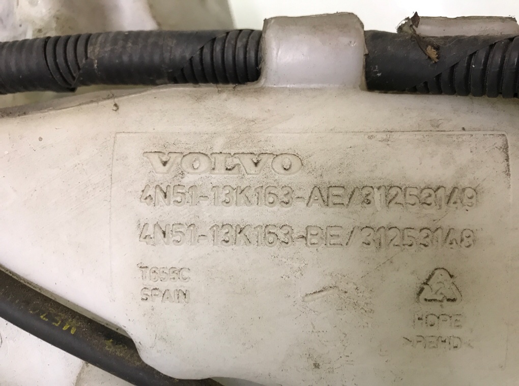 Бачок омывателя бу для Volvo C30  2.0 TD,  2010 г.