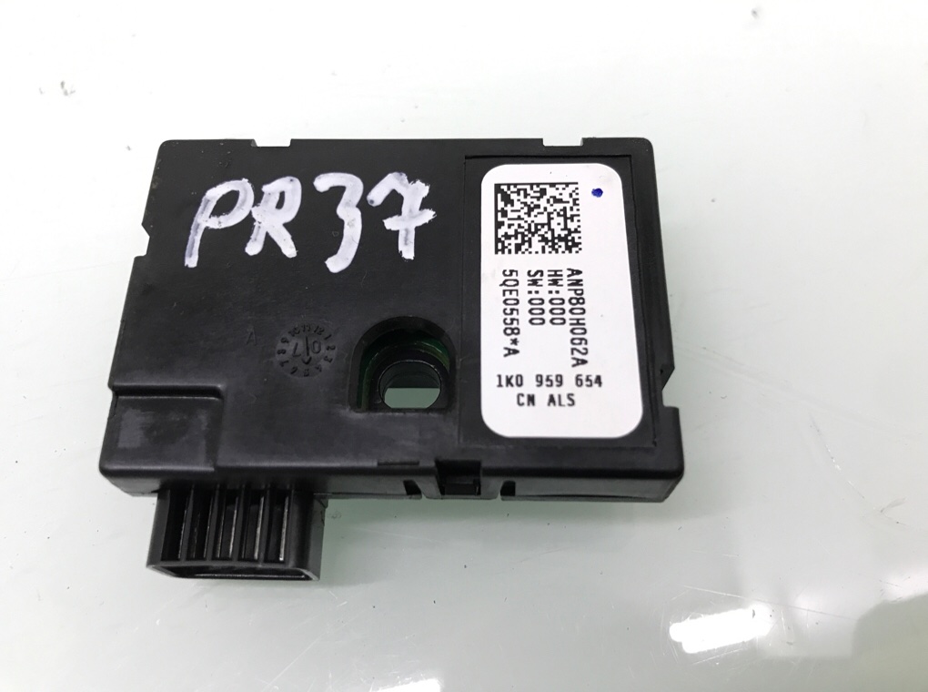 Датчик угла поворота руля бу для Seat Leon 2 2.0 TDi,  2007 г.
