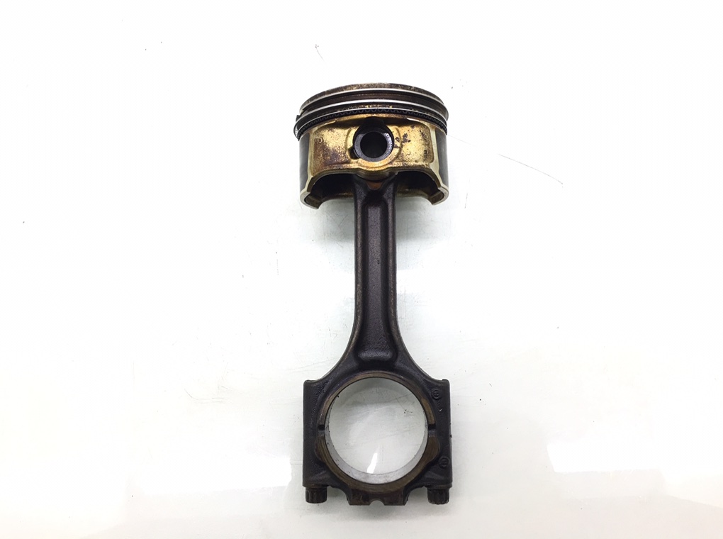 Поршень бу для Volvo V70 2.4 i, 2004 г.