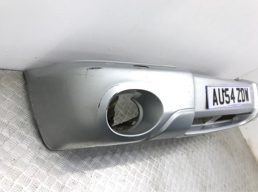 Бампер передний бу для Subaru Forester 2 2.0 i,  2004 г.