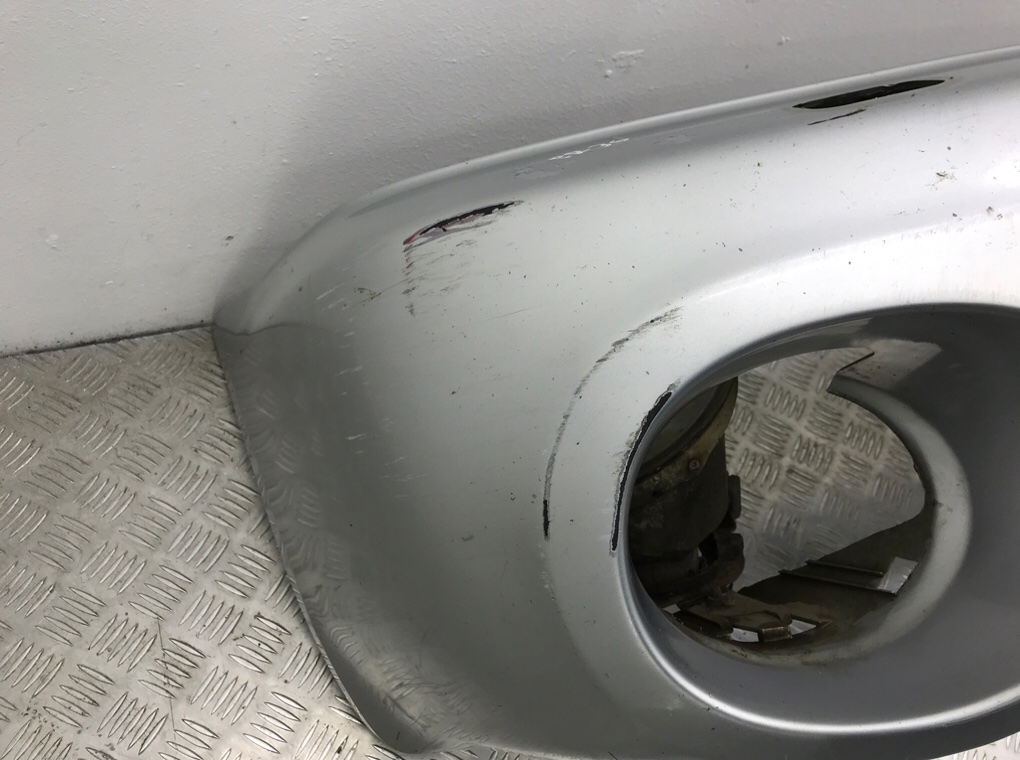 Бампер передний бу для Subaru Forester 2 2.0 i,  2004 г.