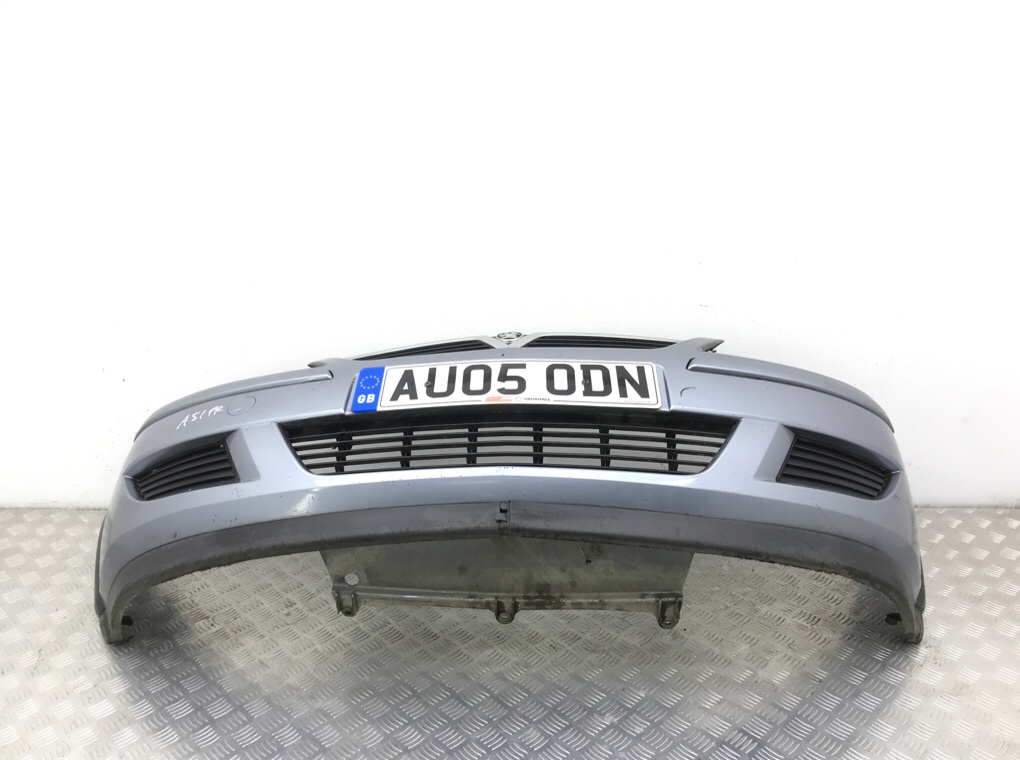 Бампер передний бу для Opel Corsa C 1.4 i,  2005 г.