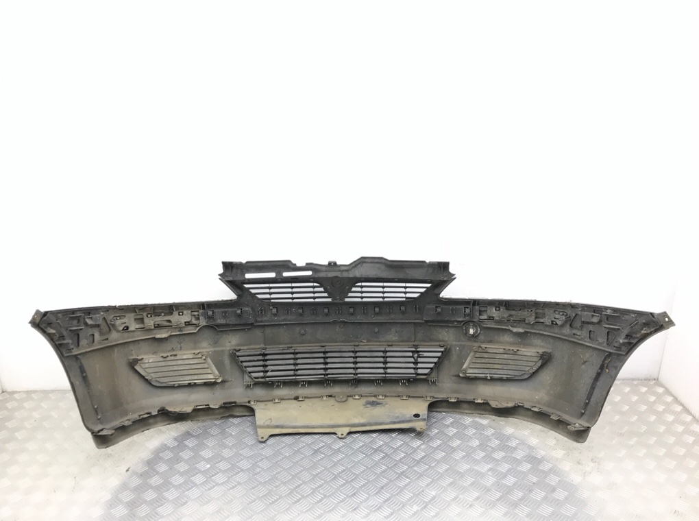 Бампер передний бу для Opel Corsa C 1.4 i,  2005 г.