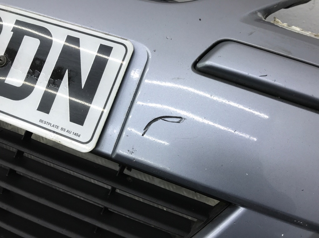 Бампер передний бу для Opel Corsa C 1.4 i,  2005 г.