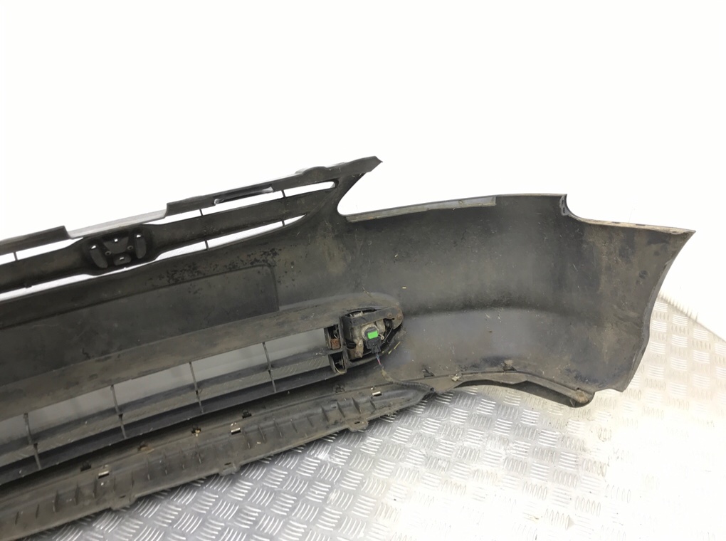 Бампер передний бу для Honda Civic 7 1.6 i,  2003 г.