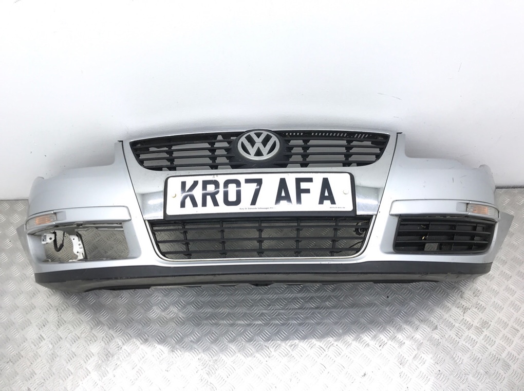Бампер передний бу для Volkswagen Passat B6 2.0 TDi, 2007 г.