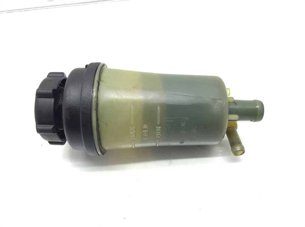 Бачок гидроусилителя бу для Ford Focus 2 1.6 i, 2008 г. Бачок гидроусилителя бу для Ford Focus 2 1.6 i, 2008 г.