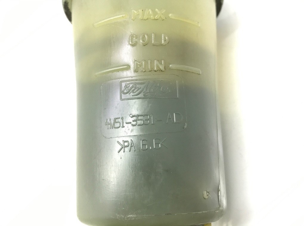 Бачок гидроусилителя бу для Ford Focus 2 1.6 i, 2008 г. Бачок гидроусилителя бу для Ford Focus 2 1.6 i, 2008 г.