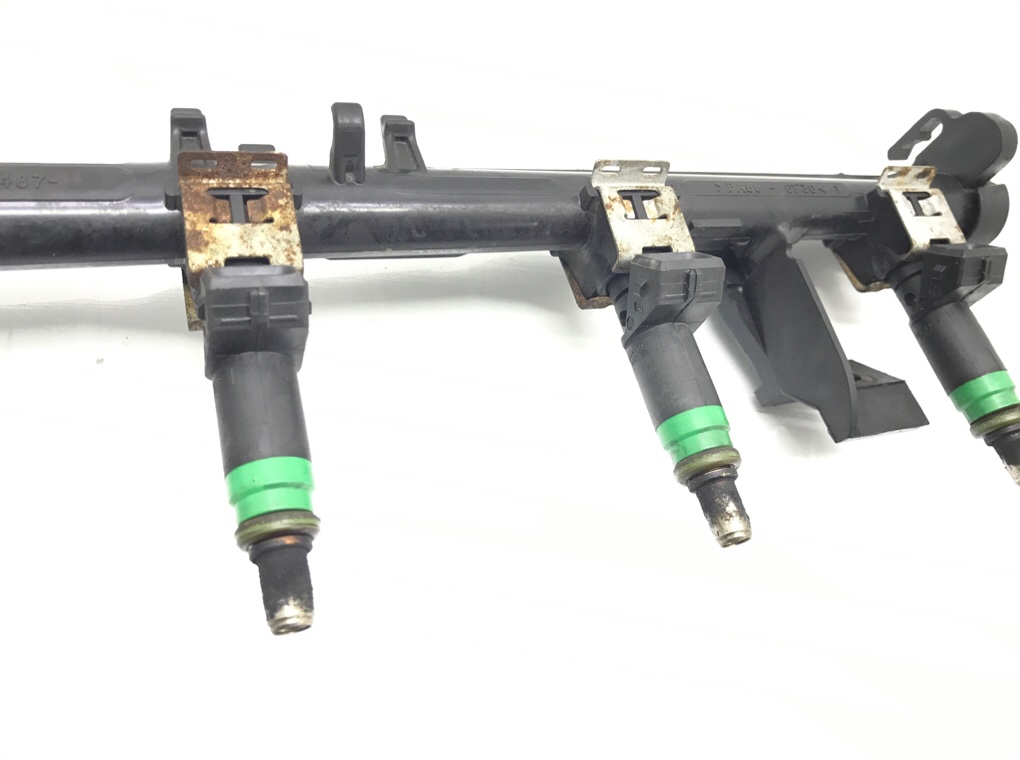 Топливная рампа бу для Ford Focus 2 1.6 i,  2008 г.