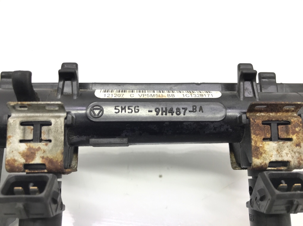 Топливная рампа бу для Ford Focus 2 1.6 i,  2008 г.