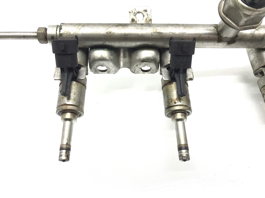 Топливная рампа бу для Mini Clubman R55 1.6 Ti, 2008 г. Топливная рампа бу для Mini Clubman R55 1.6 Ti, 2008 г.