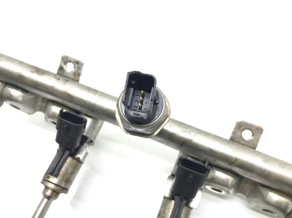 Топливная рампа бу для Mini Clubman R55 1.6 Ti, 2008 г. Топливная рампа бу для Mini Clubman R55 1.6 Ti, 2008 г.