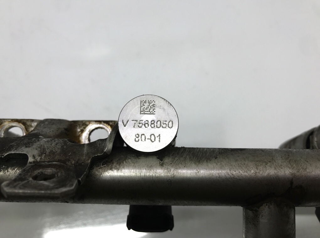 Топливная рампа бу для Mini Clubman R55 1.6 Ti, 2008 г. Топливная рампа бу для Mini Clubman R55 1.6 Ti, 2008 г.