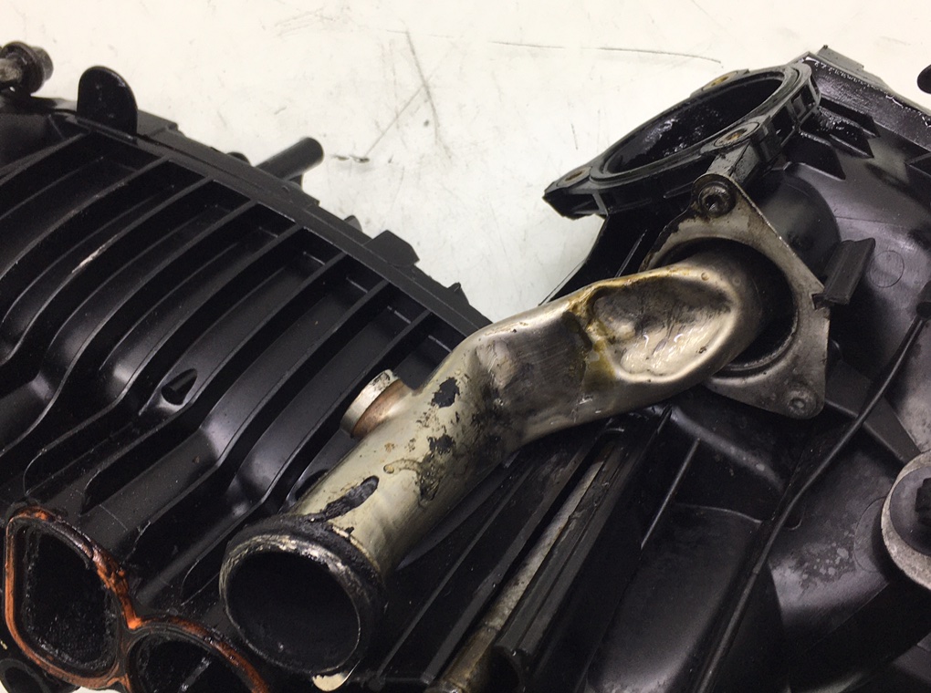 Коллектор впускной бу для BMW X3 E83 2.0 TD, 2009 г. Коллектор впускной бу для BMW X3 E83 2.0 TD, 2009 г.