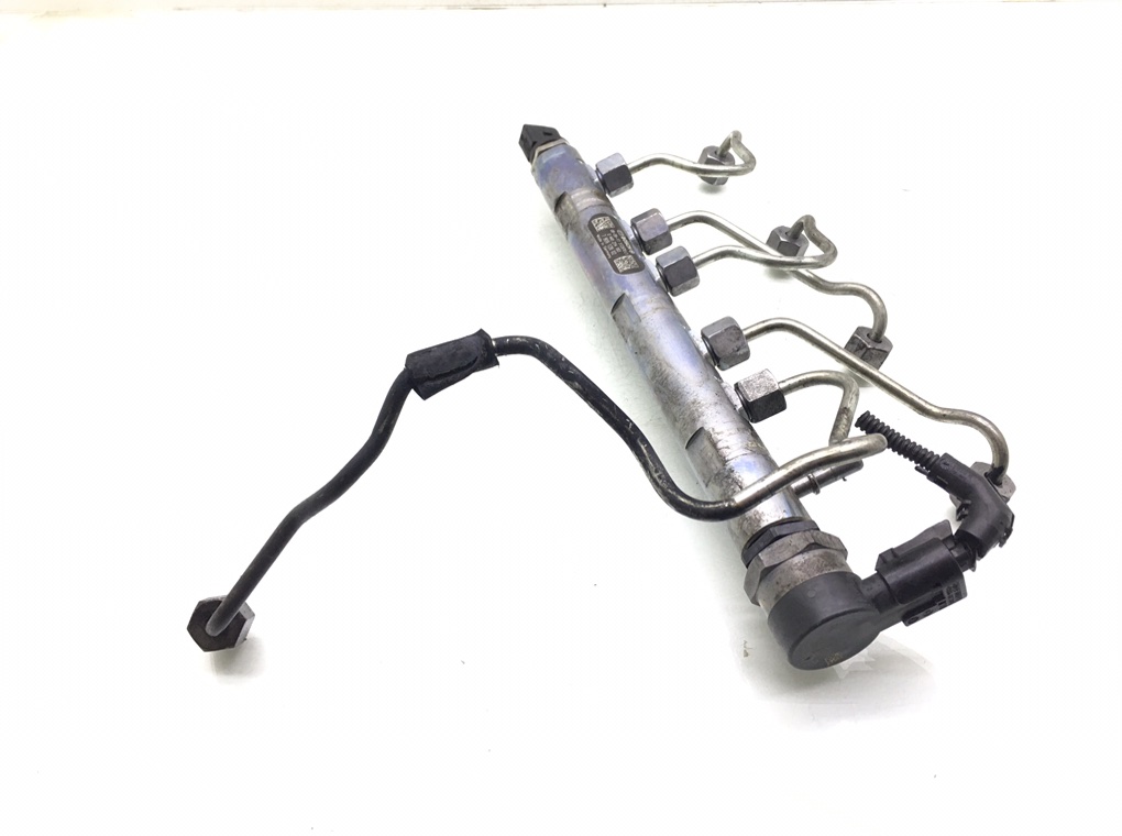 Топливная рампа бу для BMW X3 E83 2.0 TD, 2009 г. Топливная рампа бу для BMW X3 E83 2.0 TD, 2009 г.