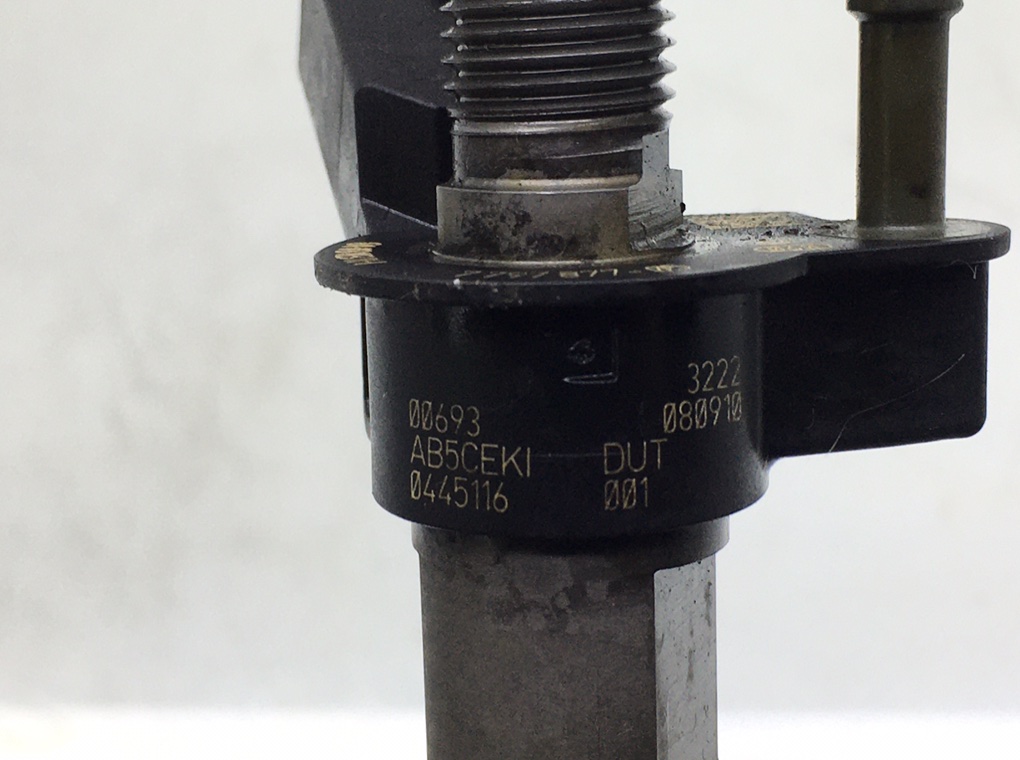 Форсунка бу для BMW X3 E83 2.0 TD, 2009 г. Форсунка бу для BMW X3 E83 2.0 TD, 2009 г.