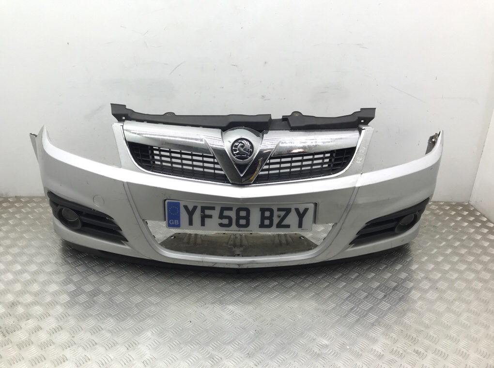 Бампер передний бу для Opel Vectra C 1.8 i, 2008 г.