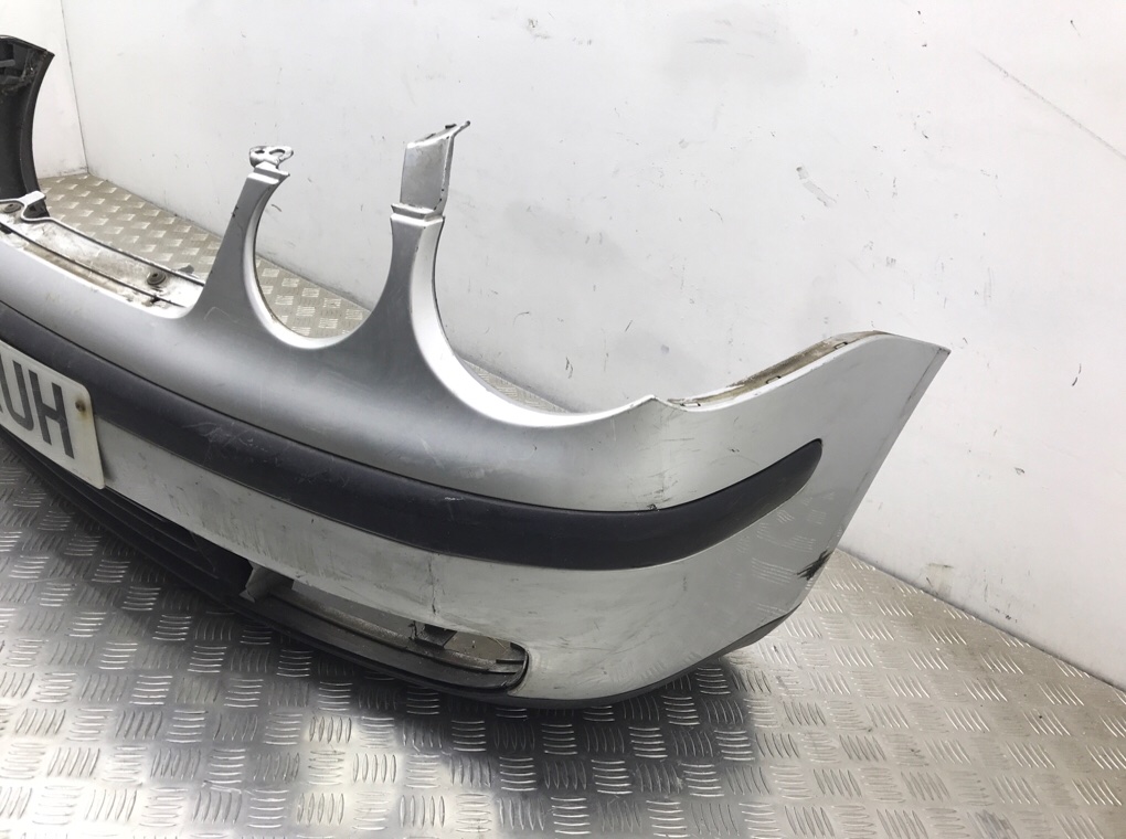 Бампер передний бу для Volkswagen Polo 4 1.4 i, 2004 г. Бампер передний бу для Volkswagen Polo 4 1.4 i, 2004 г.