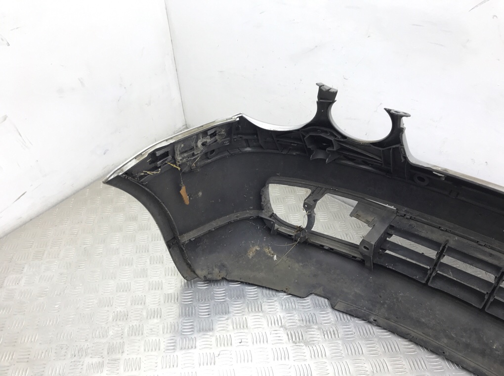 Бампер передний бу для Volkswagen Polo 4 1.4 i, 2004 г. Бампер передний бу для Volkswagen Polo 4 1.4 i, 2004 г.