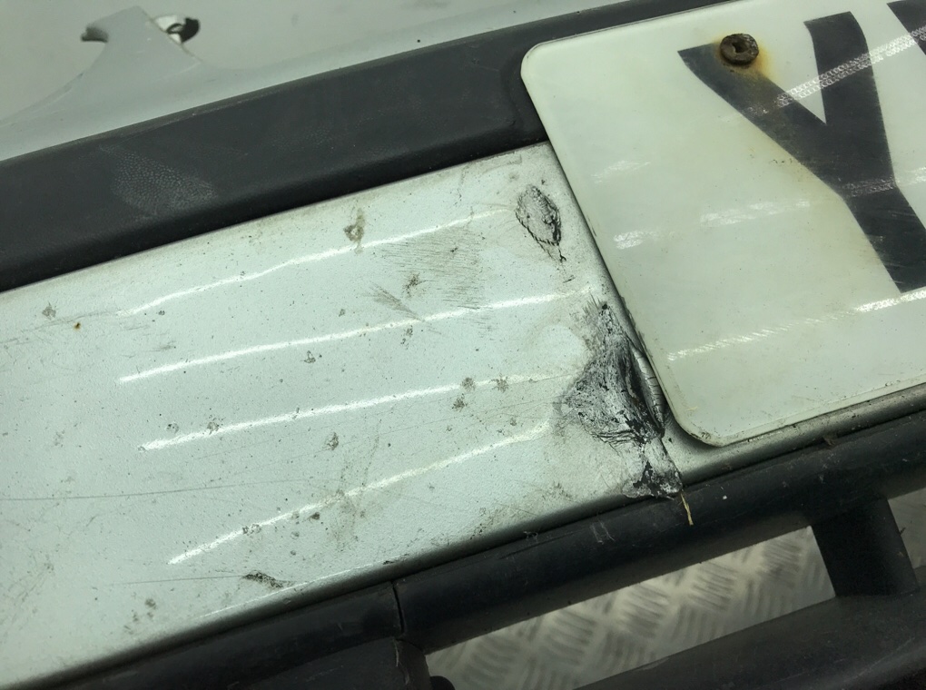 Бампер передний бу для Volkswagen Polo 4 1.4 i, 2004 г. Бампер передний бу для Volkswagen Polo 4 1.4 i, 2004 г.