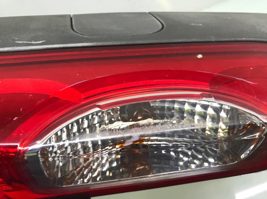 Фонарь задний правый бу для Renault Trafic 2 2.0 DCi,  2009 г.