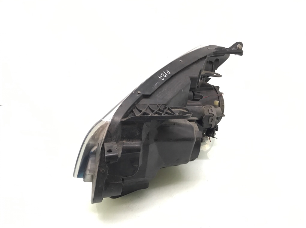 Фара правая бу для Nissan Qashqai+2  2.0 DCi,  2011 г.