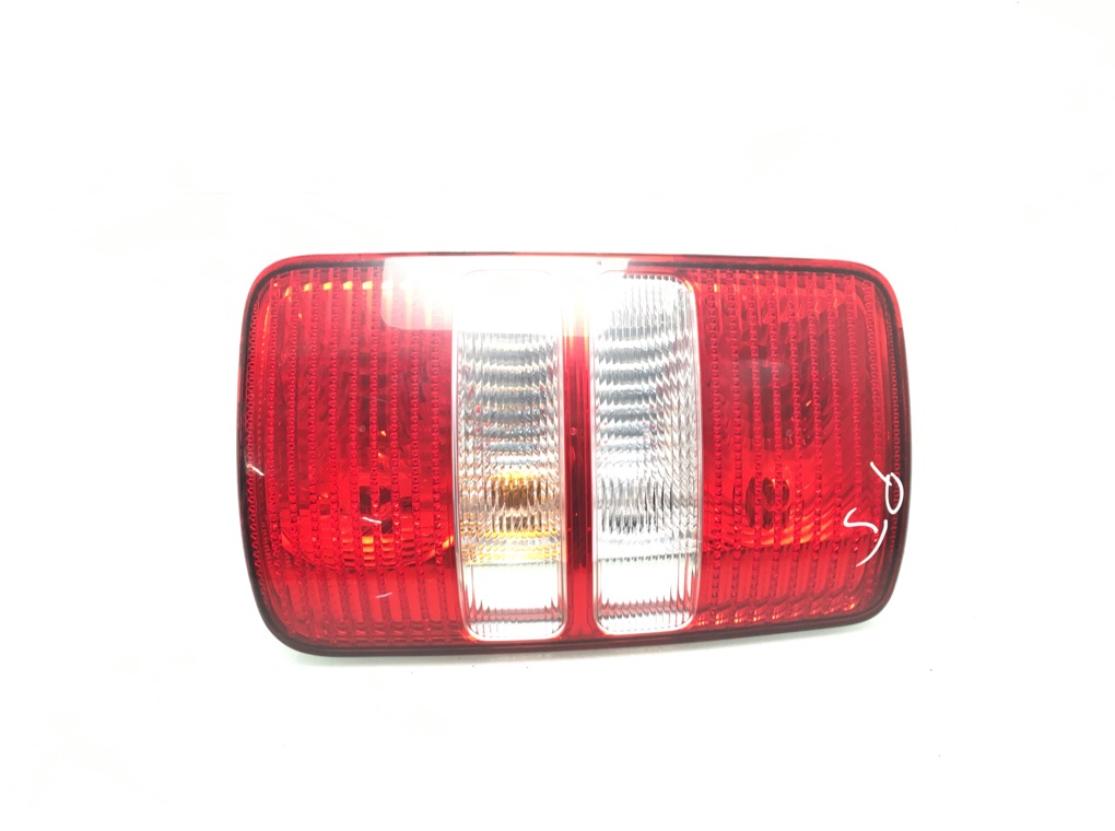 Фонарь задний правый бу для Volkswagen Caddy 1.6 TDi, 2012 г.