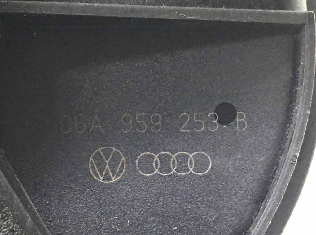 Насос воздушный бу для Audi A3 8P 1.6 i, 2005 г. Насос воздушный бу для Audi A3 8P 1.6 i, 2005 г.