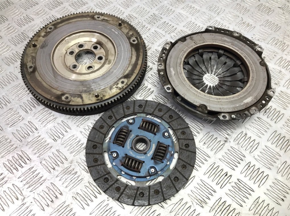 Комплект сцепления бу для Volkswagen Golf 5 1.4 i,  2007 г.