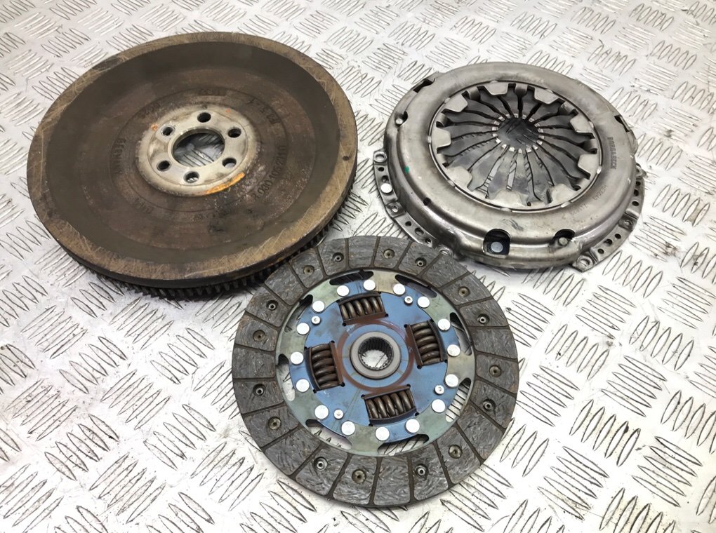 Комплект сцепления бу для Volkswagen Golf 5 1.4 i,  2007 г.