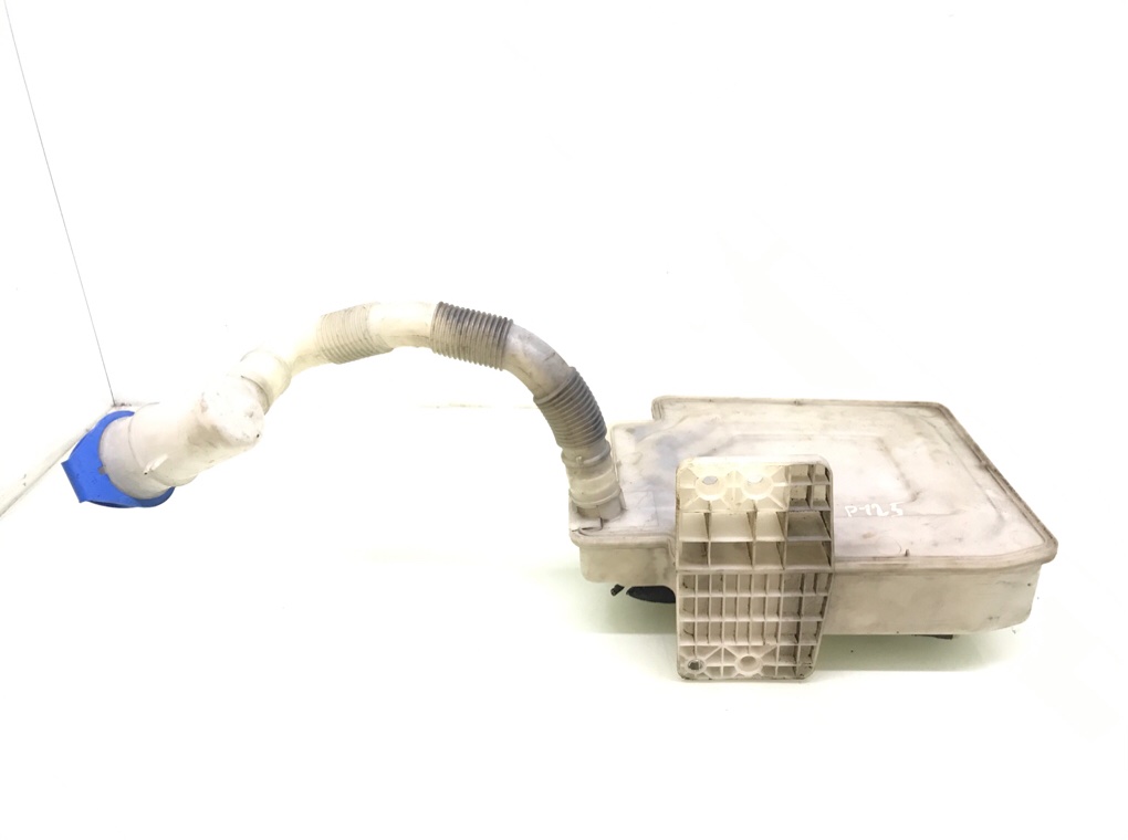 Бачок омывателя бу для Volkswagen Golf 6 2.0 TDi, 2009 г. Бачок омывателя бу для Volkswagen Golf 6 2.0 TDi, 2009 г.