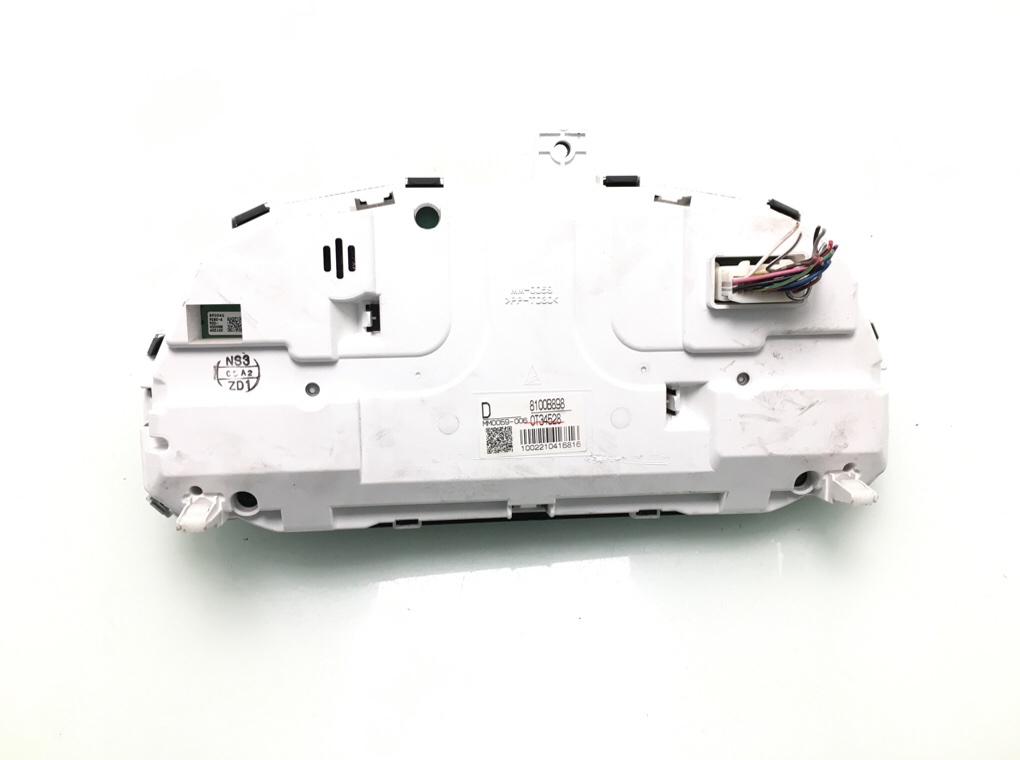 Щиток приборов (приборная панель) бу для Mitsubishi Outlander 3 2.3 DiD, 2013 г. Щиток приборов (приборная панель) бу для Mitsubishi Outlander 3 2.3 DiD, 2013 г.