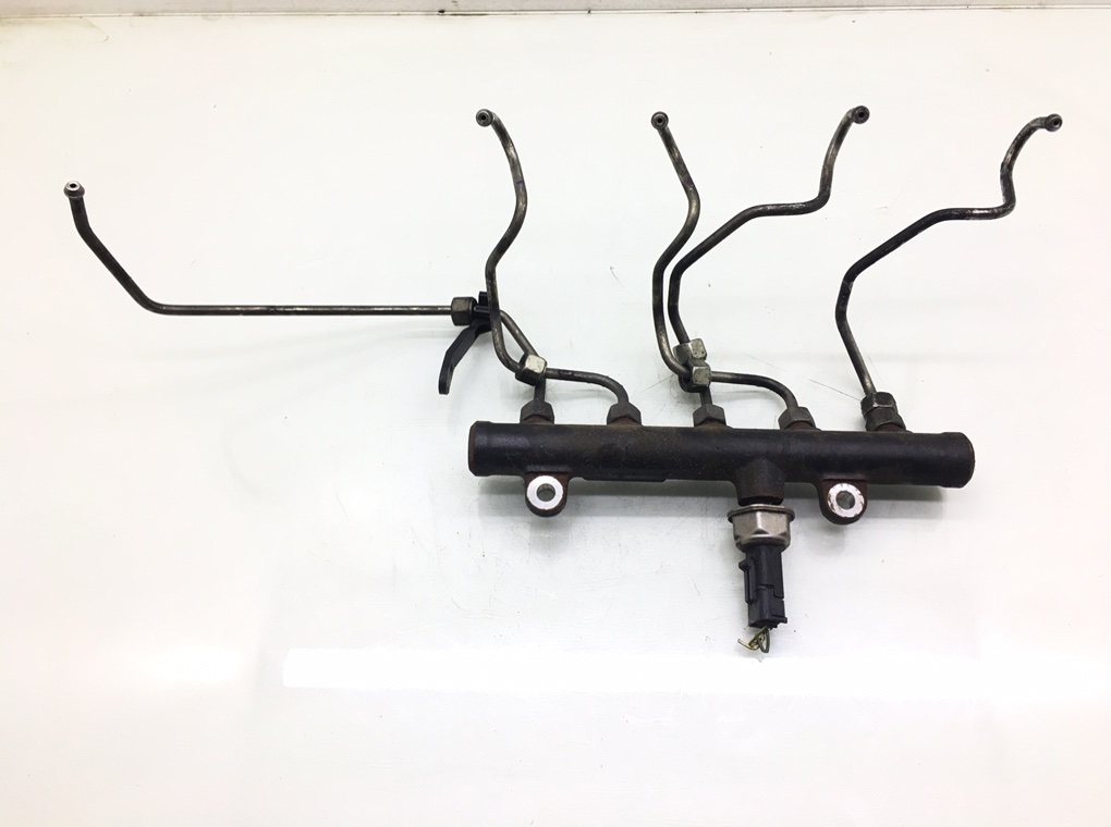 Топливная рампа бу для Volvo V50  2.0 TD,  2009 г.