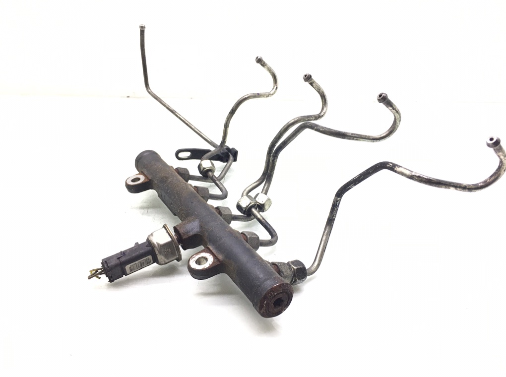 Топливная рампа бу для Volvo V50  2.0 TD,  2009 г.