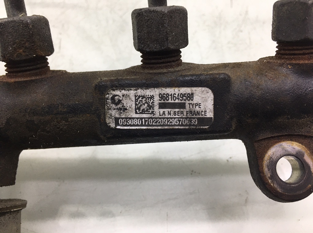 Топливная рампа бу для Volvo V50  2.0 TD,  2009 г.