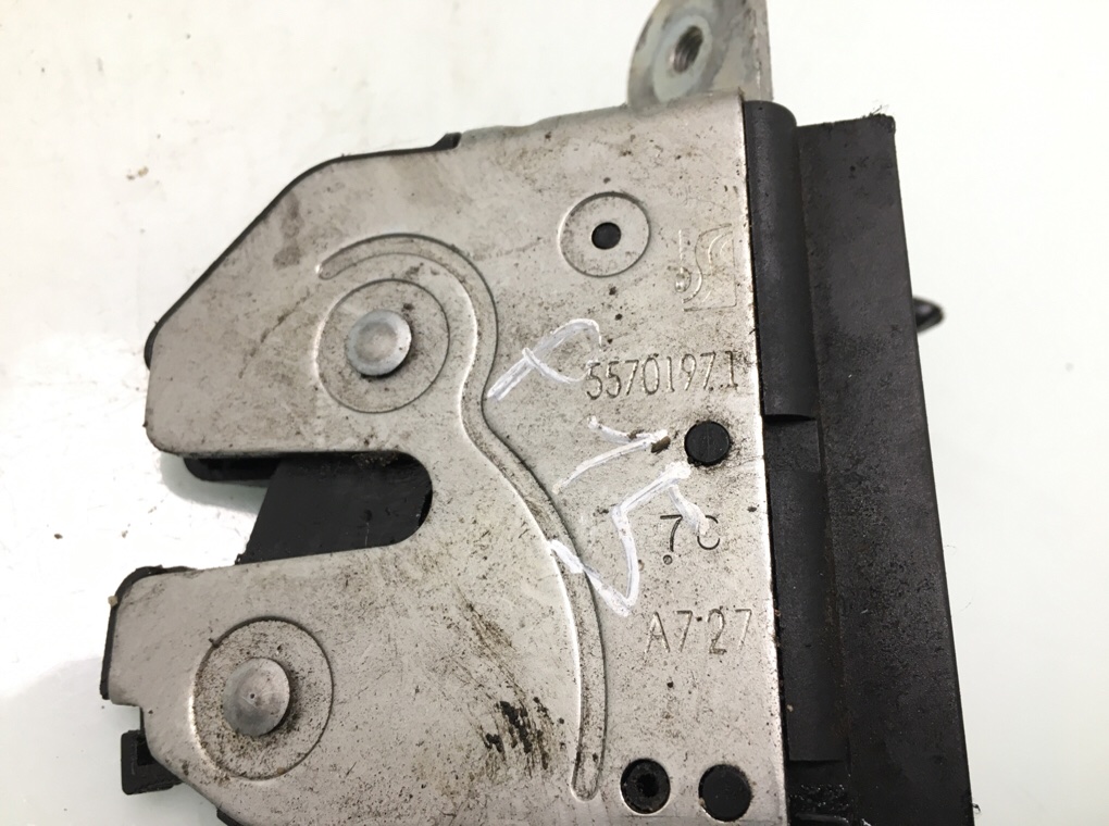 Замок багажника бу для Opel Corsa D 1.3 CDTi, 2007 г. Замок багажника бу для Opel Corsa D 1.3 CDTi, 2007 г.