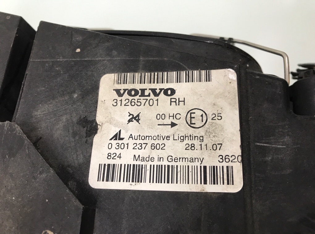 Фара правая бу для Volvo S40 2 2.0 D,  2007 г.