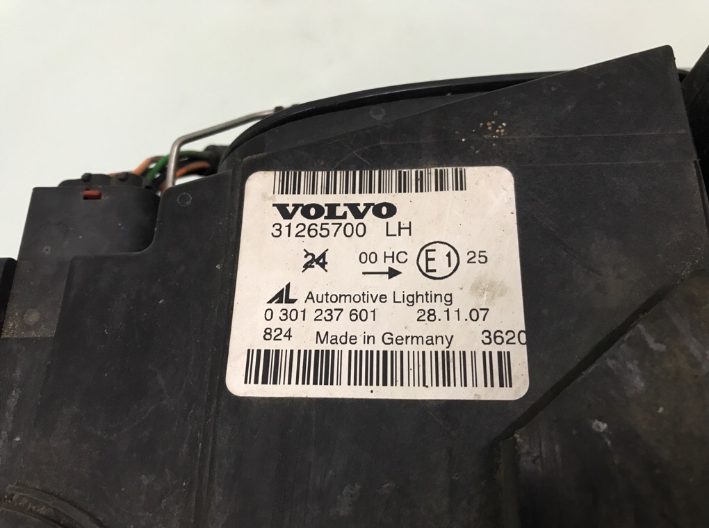 Фара левая бу для Volvo S40 2 2.0 D, 2007 г. Фара левая бу для Volvo S40 2 2.0 D, 2007 г.